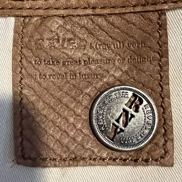 Elegant Tan Leather Hobo Bag - Picture 10 of 15